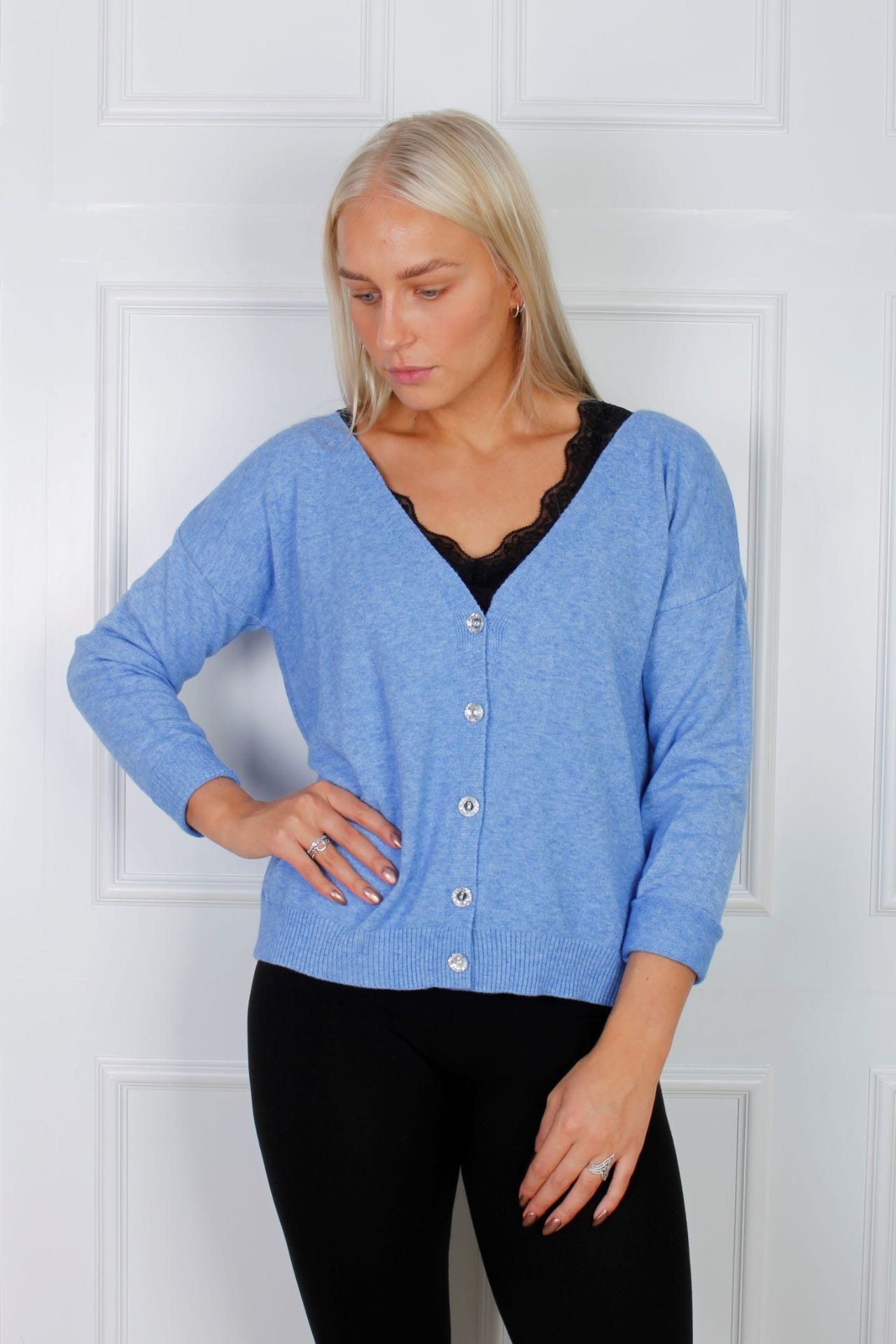 Elana Cardigan mit Sternmotiv, himmelblau