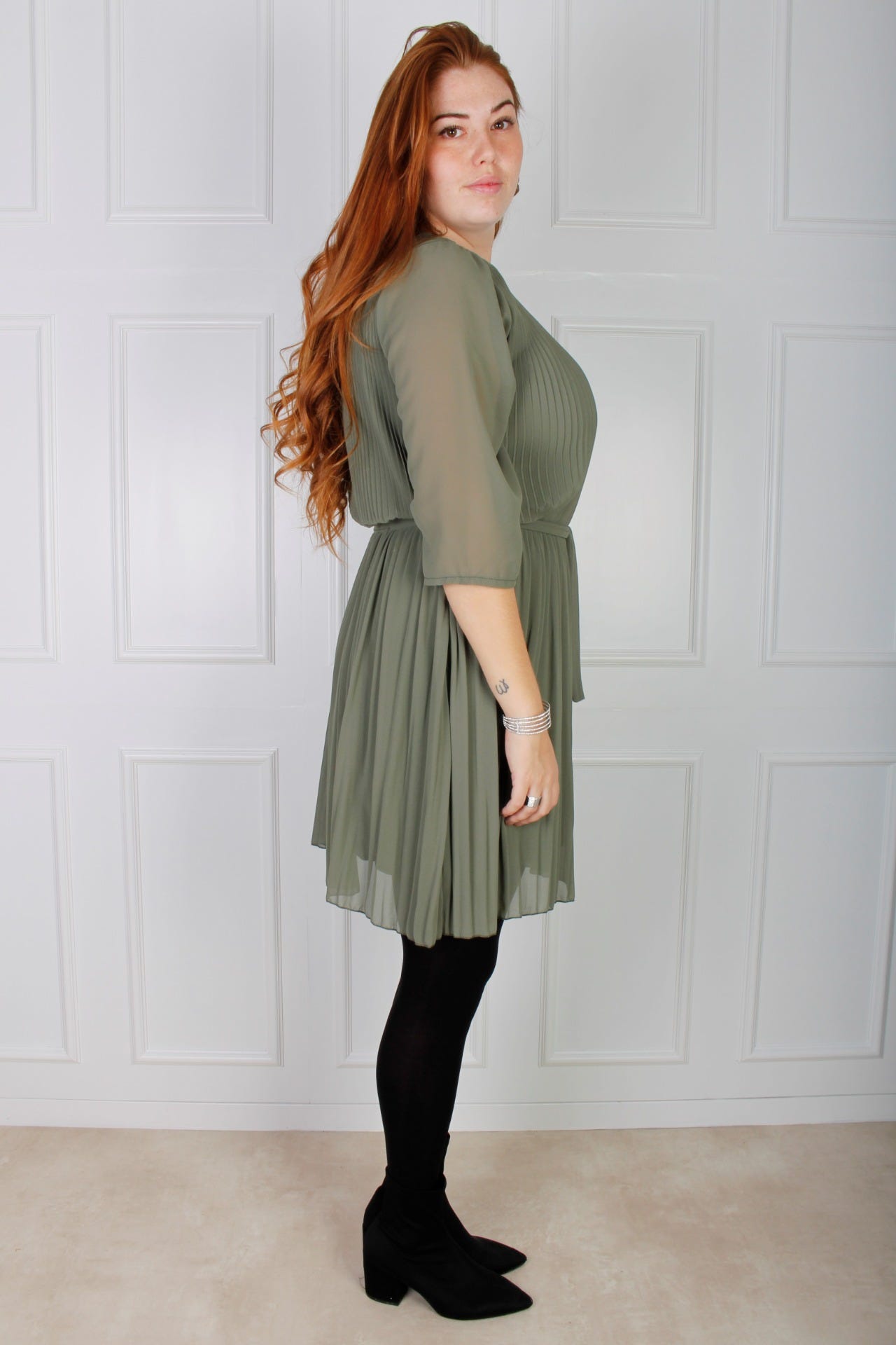 Alba Faltenkleid mit Bindeband, khaki