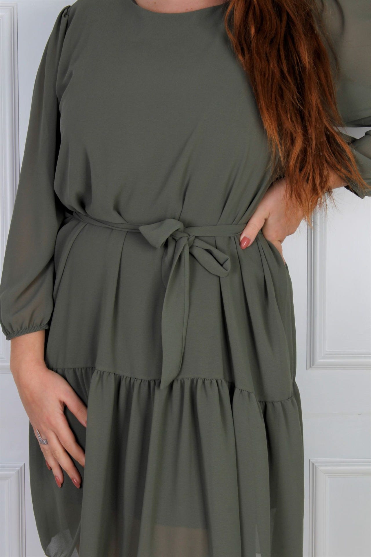 Ida Rüschenkleid mit Bindeband, khaki