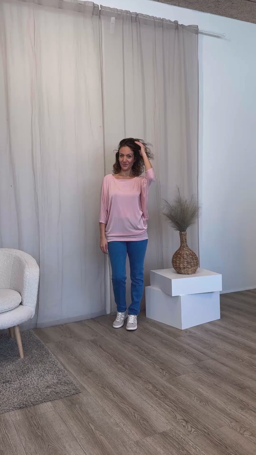 Video laden: Batwing bluse Pink