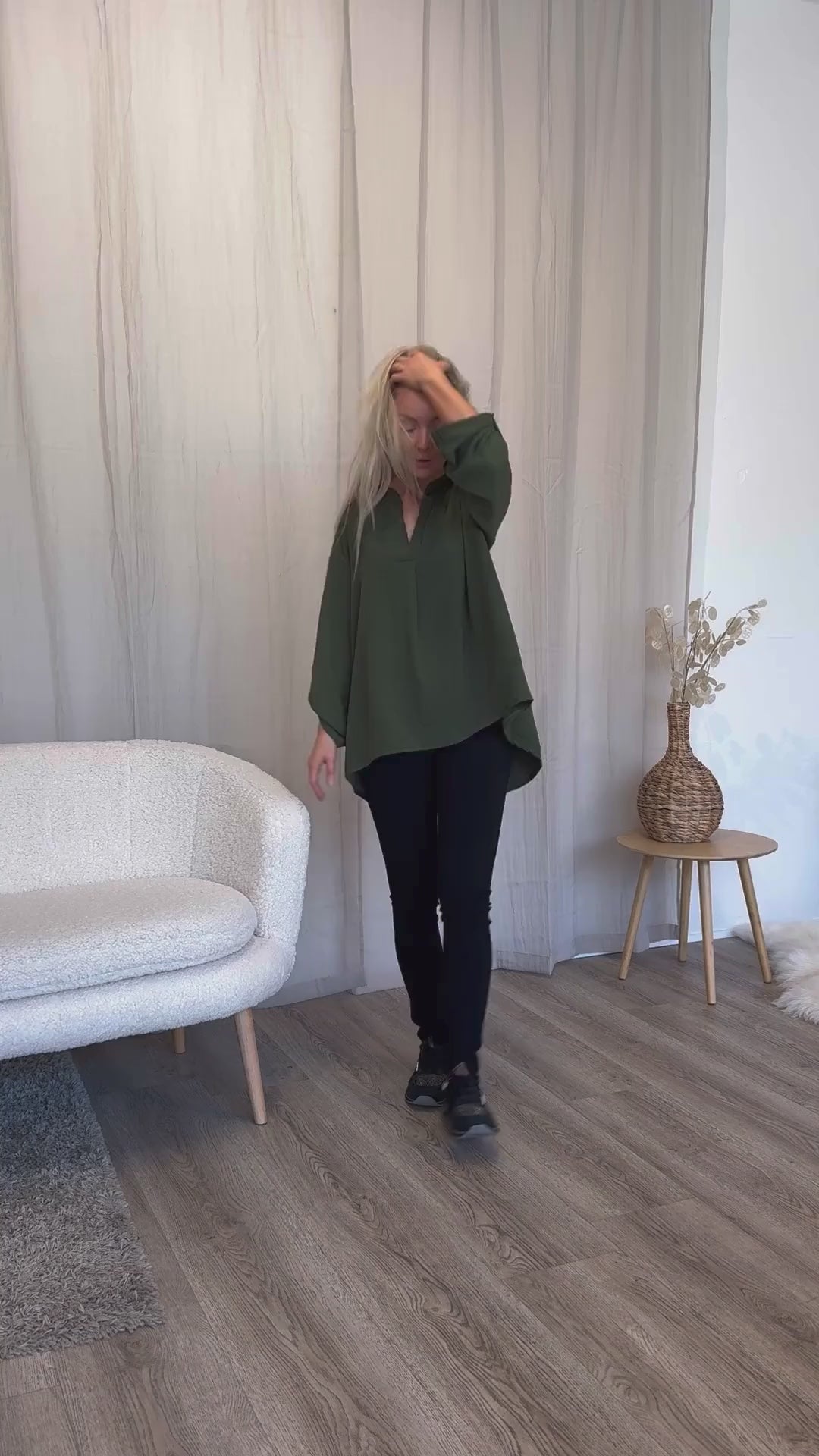 Video laden: Adeline bluse Khaki